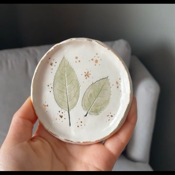 Porcelain jewelry dish - Picture 3 of 3
